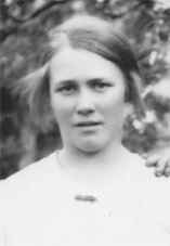 helga_charlotta_jonsson_f1907.jpg